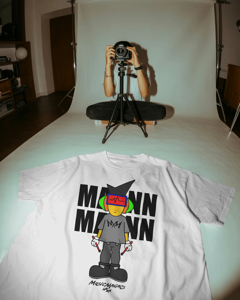 It's Mann Mann Signature White T-shirt